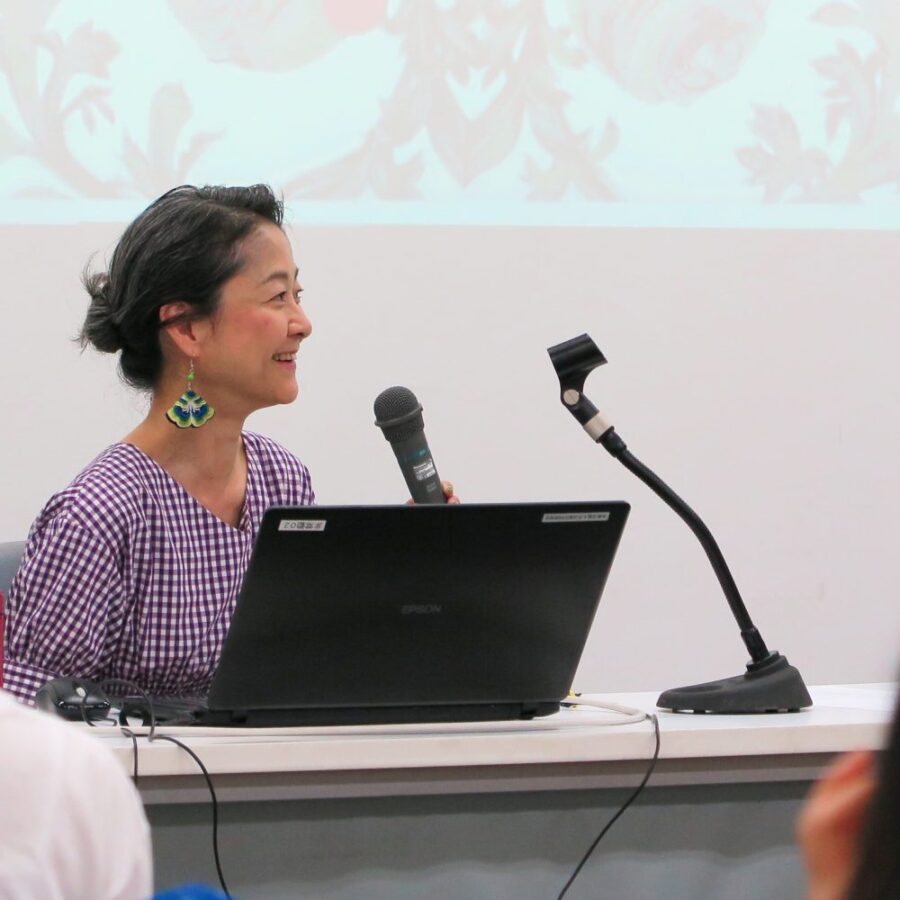 「展覧会の構成論」授業風景